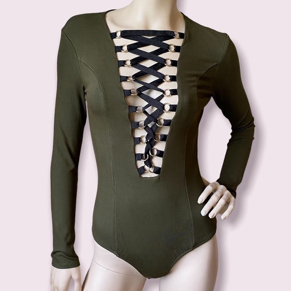 NUDE Tops - ⭐️HOST PICK⭐️Nude Lace Up Front Bodysuit